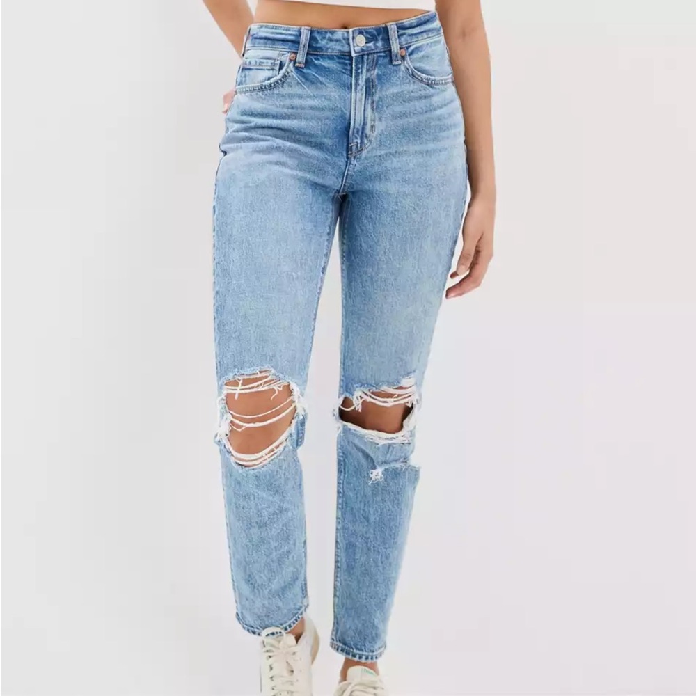 American Eagle Ripped Mom Jean